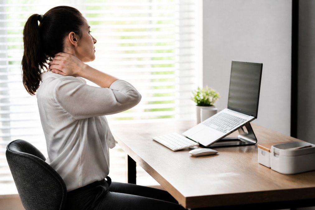 How to Prevent Neck Pain While Working