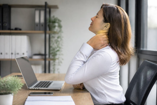 How to Prevent Neck Strain at Desk: 7 Steps